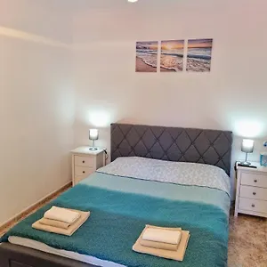 Habitación en casa particular Newly Decorated Close To, La Línea de la Concepción